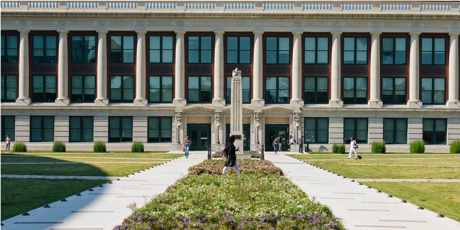 Photo of a College Builiding